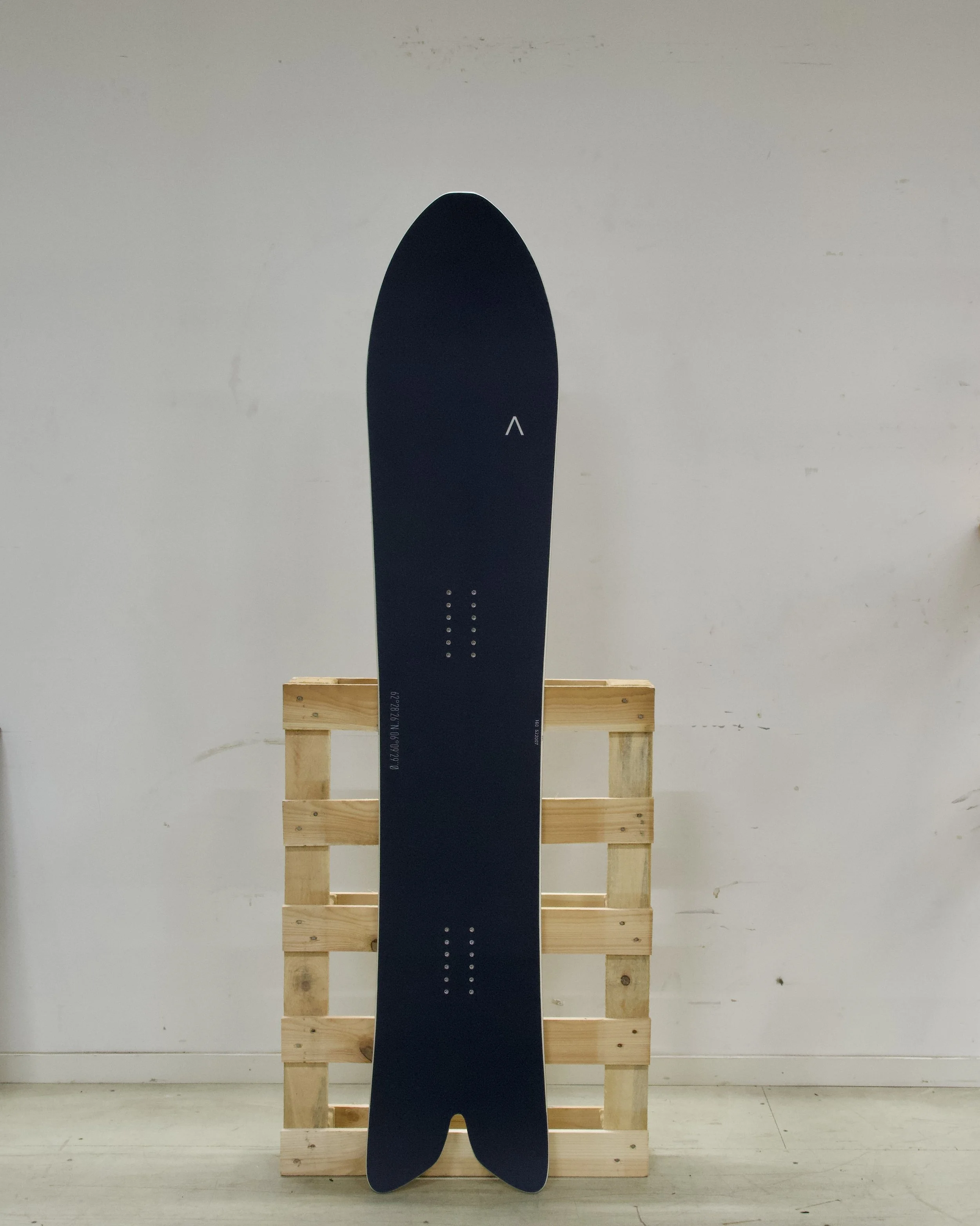 152cm fjell mt1365 フィエル スノーボード MT1365 ^ w WHITE/BLACK 152 / 157 / 161,8 / 168 CM — Fjell^